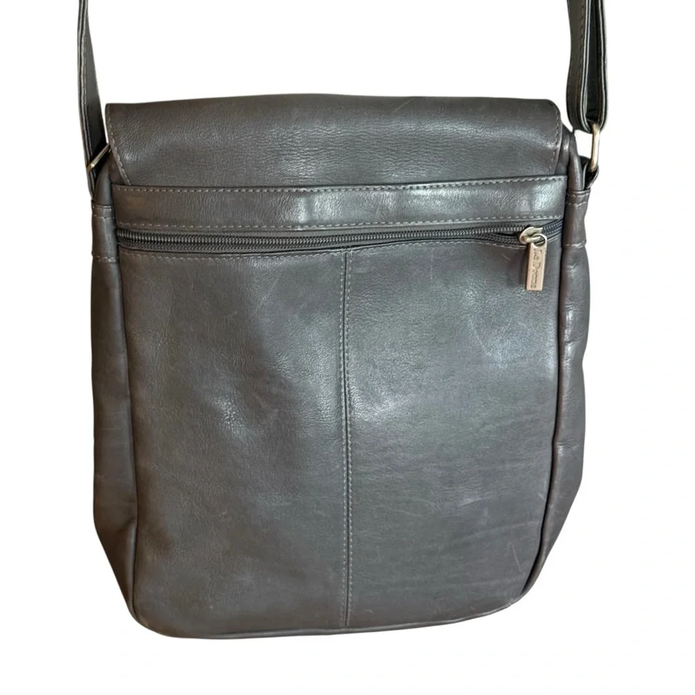 Le Donne shoulder bag Colombian Vaquetta leather handcrafted artisans